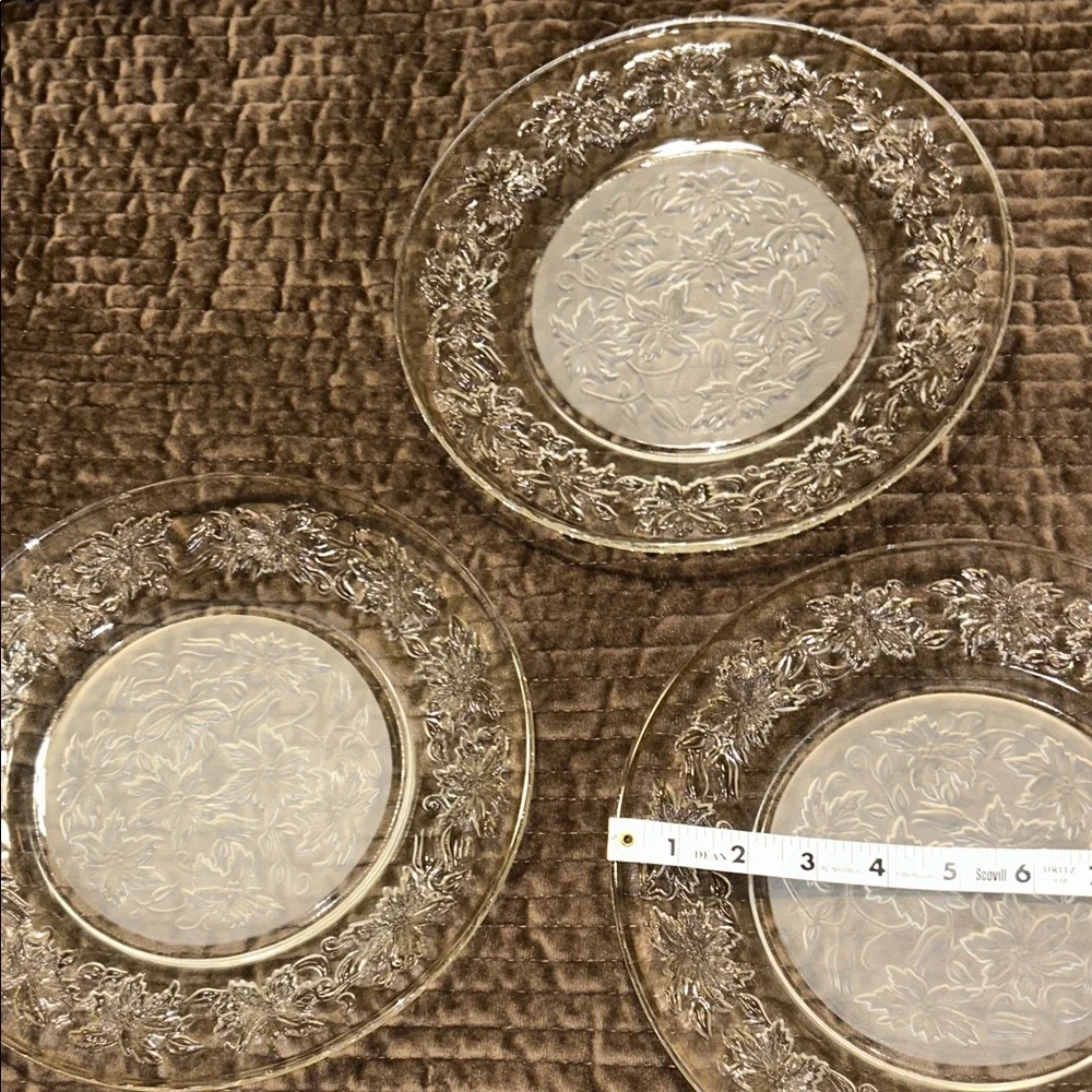 Princess House Fantasía vintage Elegant Clear Glass Floral Plates Set (dinner) - Picture 2 of 2